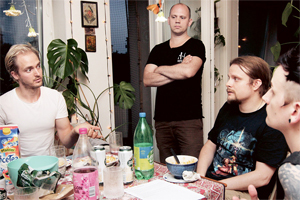 «Мужчины должны учиться друг у друга, а не у кого-то извне, кто говорил бы, как следует себя вести» «Мужчины должны учиться друг у друга, а не у кого-то извне, кто говорил бы, как следует себя вести»