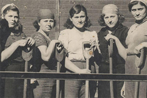 «“Хорошее” отношение значило, что хозяева не мучают остарбайтеров голодом» «“Хорошее” отношение значило, что хозяева не мучают остарбайтеров голодом»