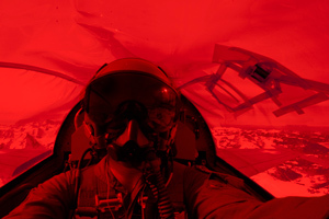 Из Гонконга в чистилище, оттуда на Западный полюс Из Гонконга в чистилище, оттуда на Западный полюс