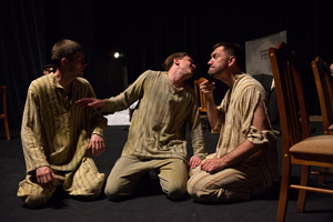 Встретились, выкурили сигарету, разошлись Встретились, выкурили сигарету, разошлись