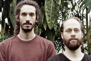 Бокалы, споткнувшиеся о барабан Бокалы, споткнувшиеся о барабан