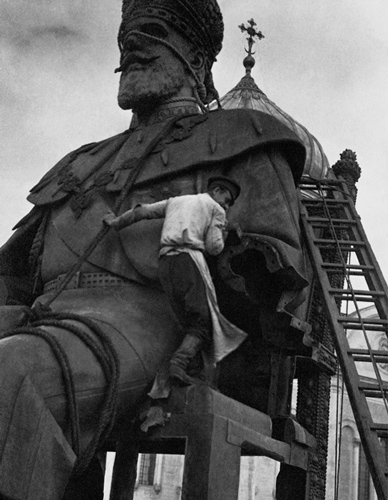 Снос памятника Александру III в Москве. 1918 год