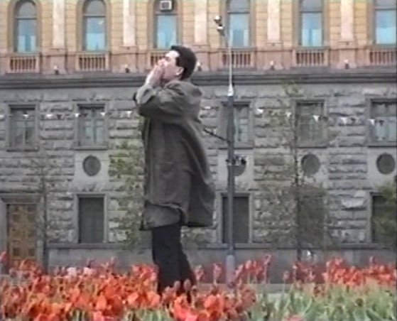 Александр Бренер. «Чего не доделал Давид?» (Лубянская площадь в Москве, 1995)