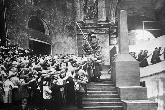 Николай Евреинов. Реконструкция взятия Зимнего дворца в октябре 1917 года. 1920
