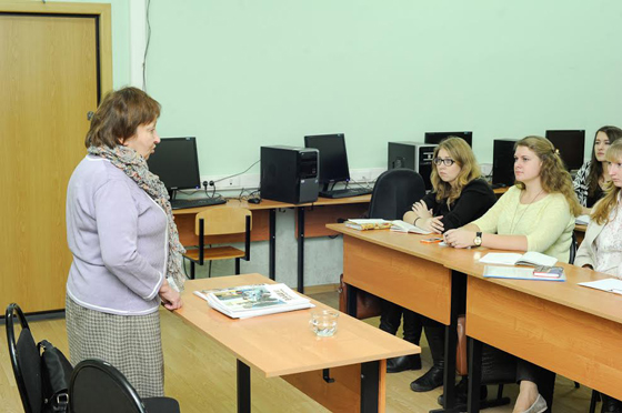 Наталья Кремнёва проводит лекции для студентов МГППУ
