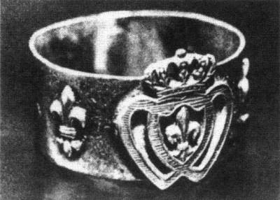 Серебряный перстень с гербом Вандеи, подаренный М. Цветаевой В. Сосинскому