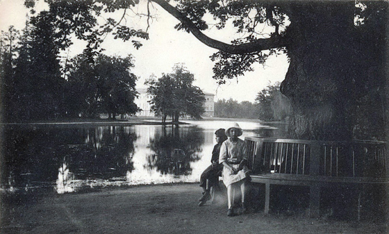 Вид на Английский пруд и дворец. 1914