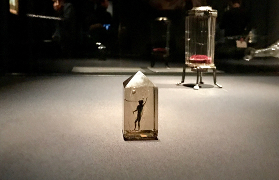 Дьявол, пойманный экзорцистом и спрятанный в стекле. Музей истории искусств, Вена