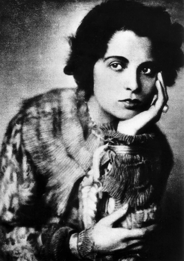 Карола Неер в роли Хайтан («Меловой круг» по пьесе Клабунда), 1927 год