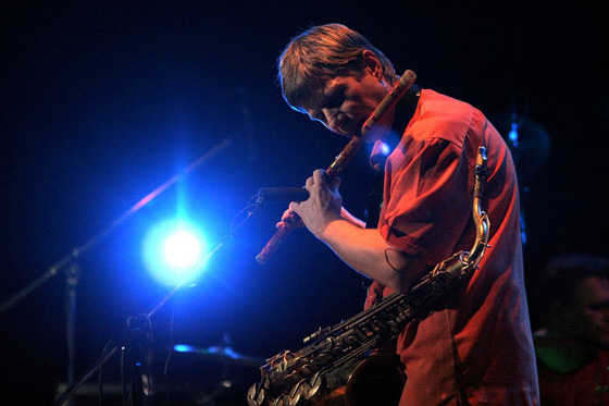 В группе «Аукцыон» Николай Рубанов долгие годы представлял условную «джазовую фракцию». Он играет на множестве духовых, включая самодельные инструменты. На презентации альбома «Девушки поют», 2007 год