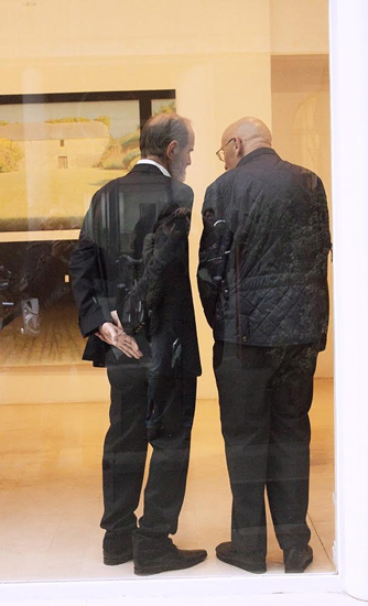 Оскар Рабин и Эрик Булатов на персональной выставке Булатова в Париже. 2011
