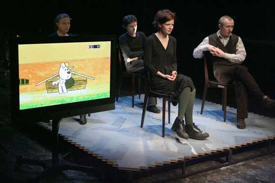 Сцена из спектакля «Объяснить» И. Вырыпаева, NET, 2008