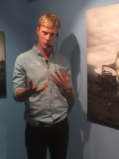 Эрик Йоханссон на выставке в Центре фотографии имени братьев Люмьер