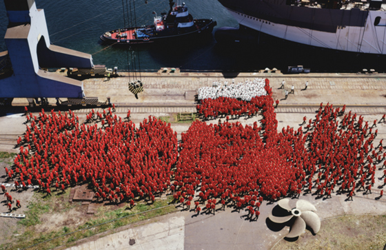 Piotr Uklański. Untitled (Solidarity). 2007. С выставки «Наше национальное тело» (2016)