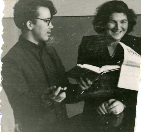 Музыкальная школа. В. Гаврилин с воспитателем интерната Н. Штейнберг. 1958