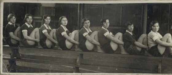 Легкоатлеты Болшевской трудовой коммуны № 1. Женская команда. Стадион «Металлист», 1934 год