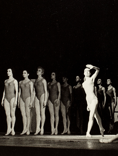 Таня Бари в балете «Весна священная». Хореография Мориса Бежара. 1959. Ballet du XXe siècle