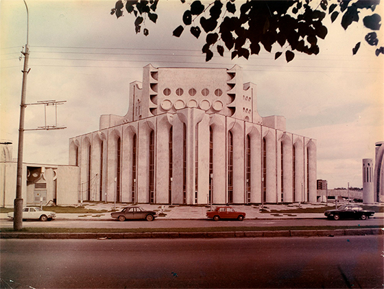 В.А. Сомов. Драматический театр имени Ф.М. Достоевского в Новгороде. 1971–1987