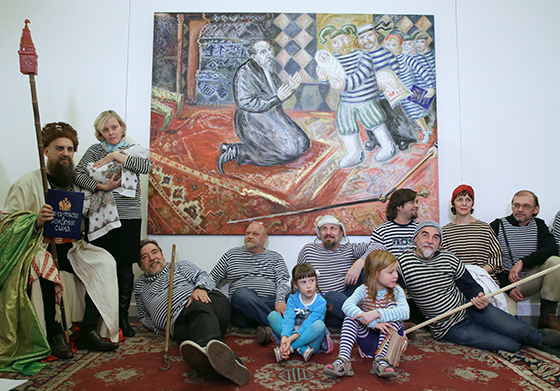 Открытие выставки одной картины «Митьки дарят Ивану Грозному нового сына» в ЦДХ. Москва, 16 ноября 2013 года