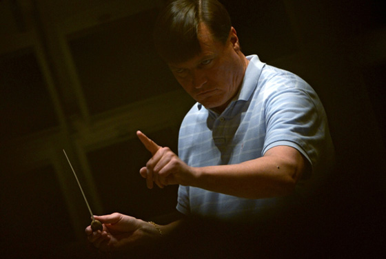 Дирижер Кристиан Тилеманн во время репетиции Венского филармонического оркестра в Концертном зале имени П.И.Чайковского