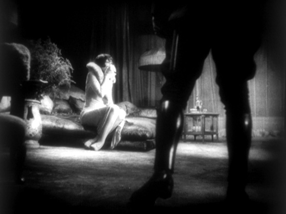 Кадр из фильма «Асфальт» (реж. Дж. Май, 1929)