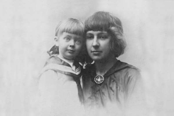 Марина Цветаева с дочерью Ариадной. 1916 г.