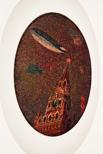 Мозаика Дейнеки на ст. м. Маяковская — «Дирижабль над Спасской башней ночью»