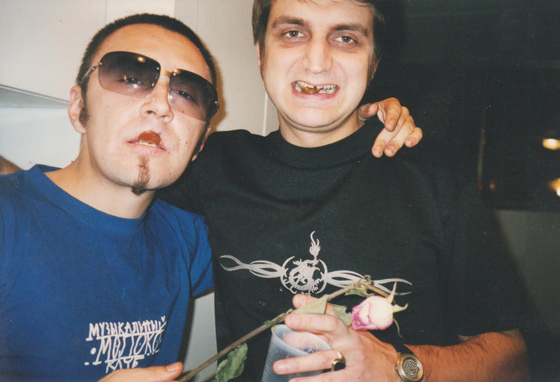 Сергей Шнуров и Илья Бортнюк. Поездка с группой «Ленинград» в Америку, 2001 г.