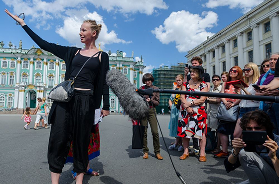 Кристина Норман на Дворцовой площади
