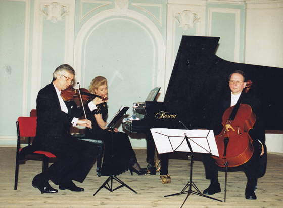Олег Крыса, Ирина Шнитке, Александр Ивашкин, Санкт-Петербург, 2000