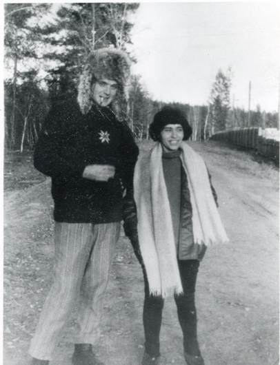 Павел Литвинов с женой в ссылке