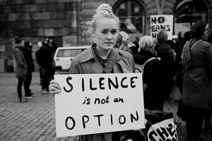 Изнасилование по неосторожности: как шведы отстаивают согласие на секс