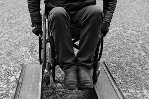 Не пялься: 15 историй о том, что нам говорили про инвалидность